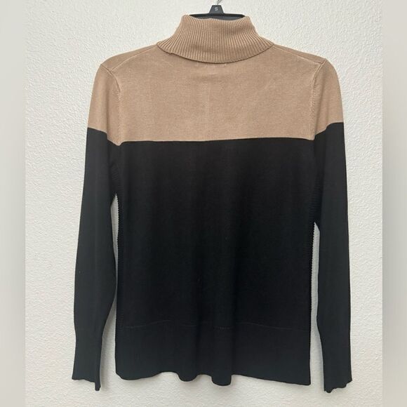 Cable & Gauge Sweater Size Small - Picture 2 of 4